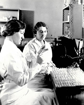 Margaret Pittman and Sadie Carlin in a lab