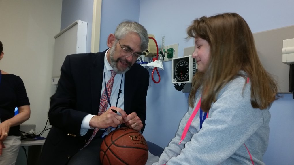 Mia getting her “hero” Dr. Kastner’s autograph