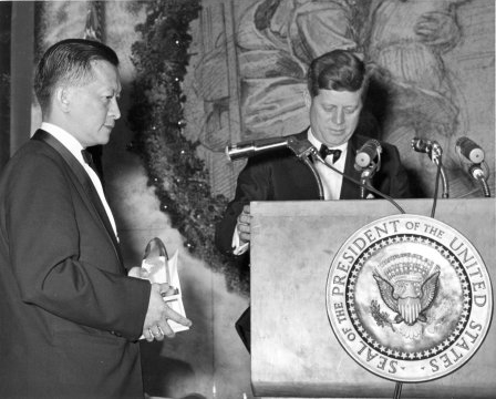 President John F Kennedy presents Joe Hin Tjio with International Prize Award in 1962