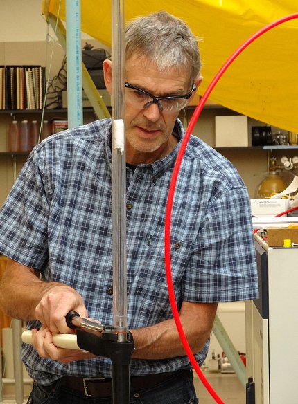 Dr. Adriaan Bax working with equipment in his lab