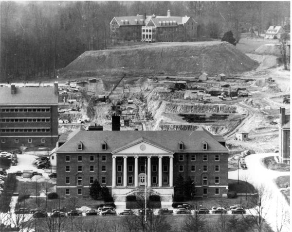 Black and white image of NIH Clinical Center during construction
