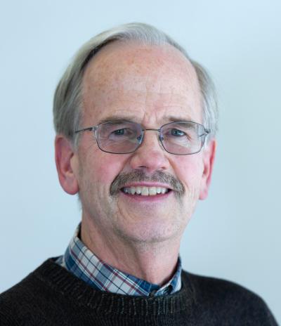 Dr. Robert Innis