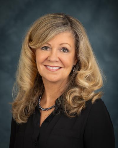 Headshot of Kelly Ten Hagen